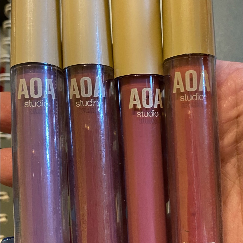 New AOA STUDIO wonder matte lipstick bundle lot new